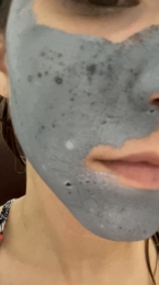 Deep cleansing charcoal mask