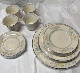 Gorham -Cherrywood Fine China 5-Piece Setting for 4 Never Used in Original Packaging