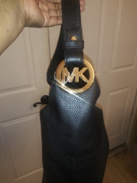 MICHAEL KORS BLACK SHOULDER BAG